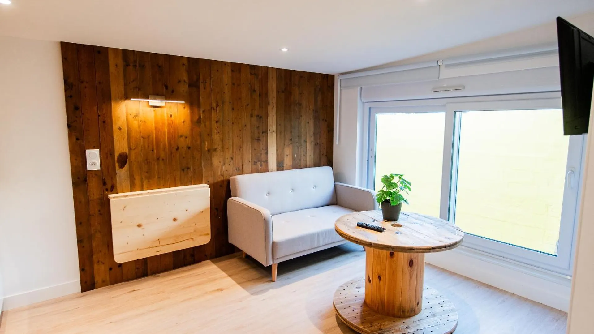 Apartment - Apparts Nets A Prix Honnete - Brest France